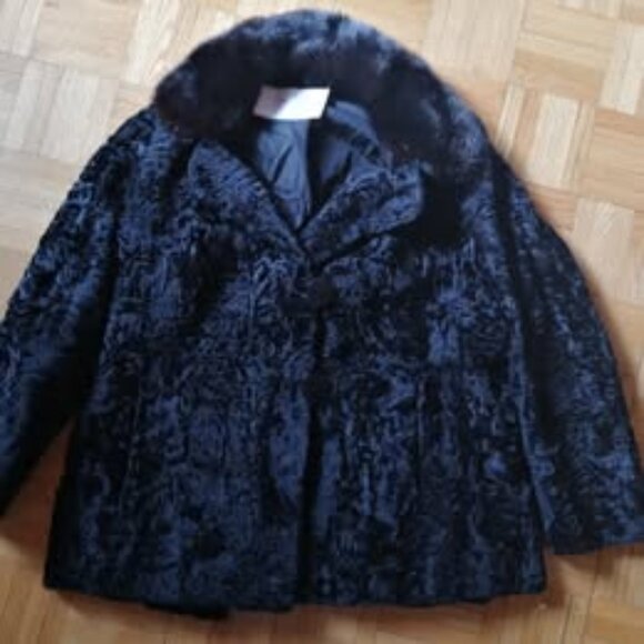 Small black VINTAGE Jacket - curly lamb wool with real fur trim - Picture 1 of 4